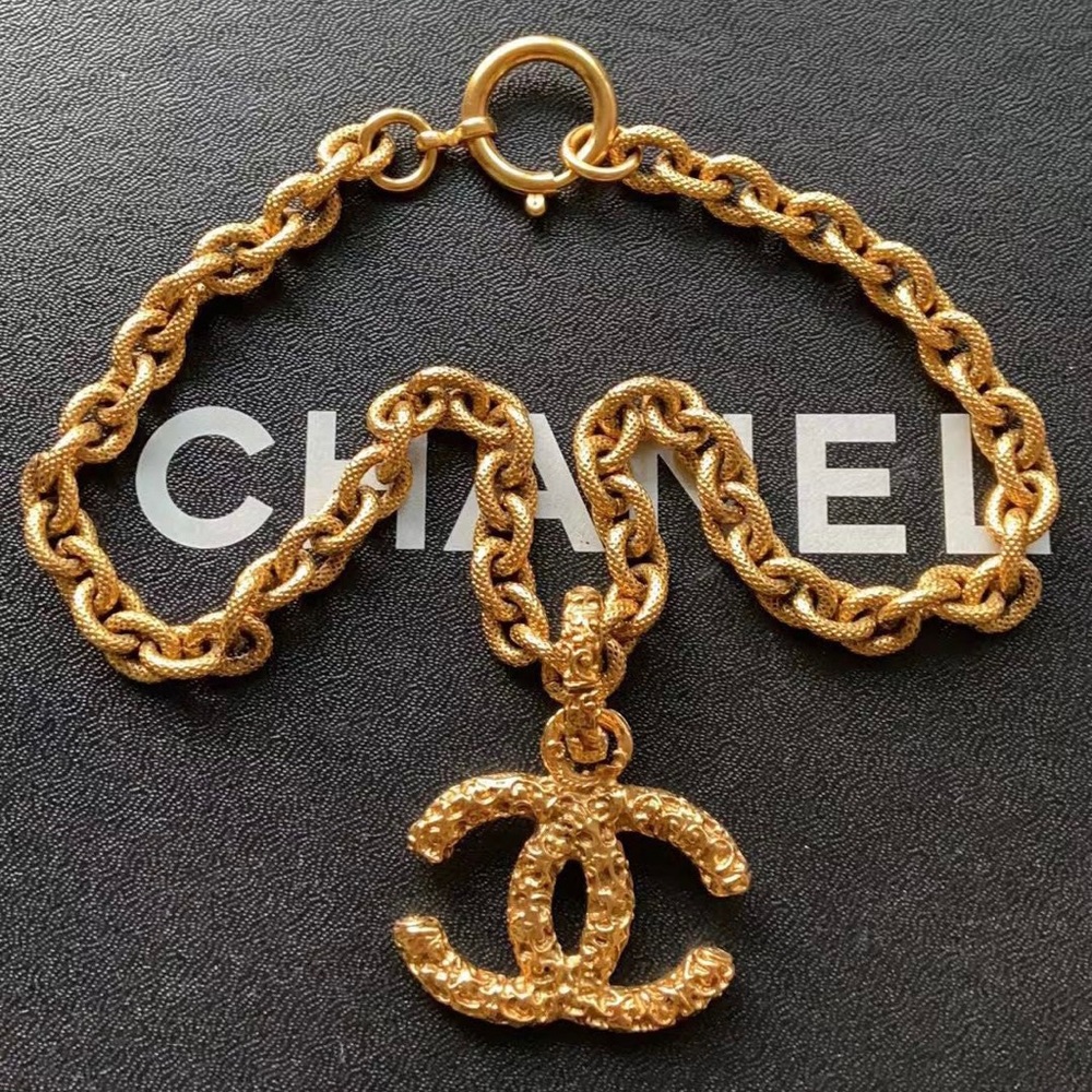 Chanel vintage 93 gold plated necklace
